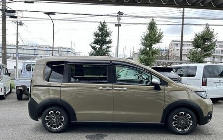 Honda Freed, 2025 год, 2 140 000 рублей, 6 фотография