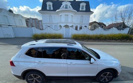 Volkswagen Tiguan II, 2017 год, 2 650 000 рублей, 2 фотография