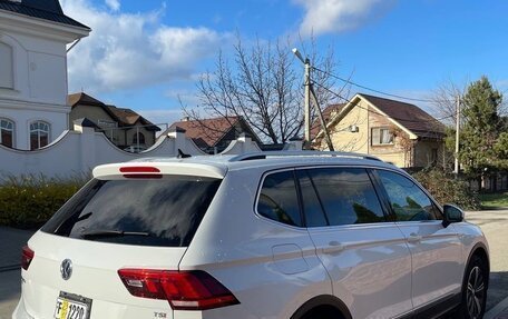 Volkswagen Tiguan II, 2017 год, 2 650 000 рублей, 5 фотография