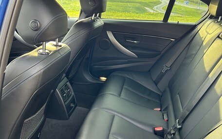BMW 3 серия, 2018 год, 2 999 000 рублей, 18 фотография