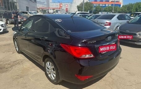 Hyundai Solaris II рестайлинг, 2015 год, 1 000 000 рублей, 3 фотография