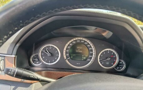 Mercedes-Benz E-Класс, 2009 год, 1 300 000 рублей, 9 фотография