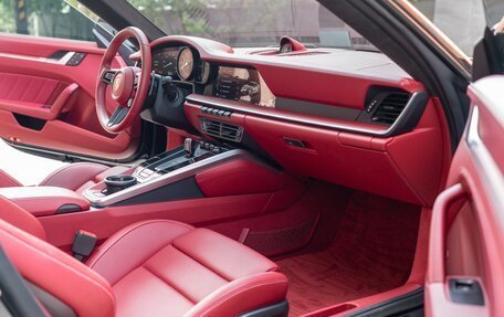 Porsche 911, 2021 год, 23 500 000 рублей, 9 фотография