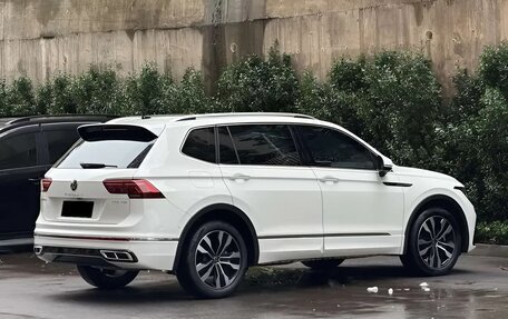 Volkswagen Tiguan II, 2021 год, 2 990 400 рублей, 8 фотография