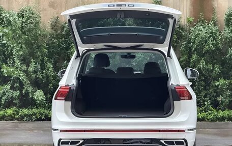 Volkswagen Tiguan II, 2021 год, 2 990 400 рублей, 7 фотография
