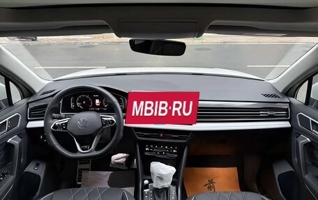 Volkswagen Tiguan II, 2021 год, 2 990 400 рублей, 9 фотография