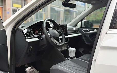 Volkswagen Tiguan II, 2021 год, 2 990 400 рублей, 12 фотография