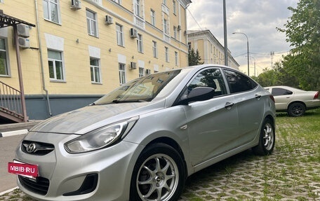 Hyundai Solaris II рестайлинг, 2011 год, 660 000 рублей, 5 фотография
