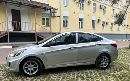 Hyundai Solaris II рестайлинг, 2011 год, 660 000 рублей, 7 фотография