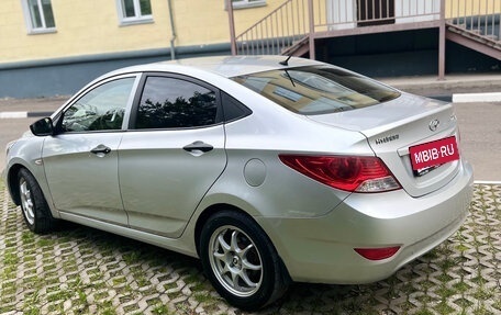 Hyundai Solaris II рестайлинг, 2011 год, 660 000 рублей, 8 фотография
