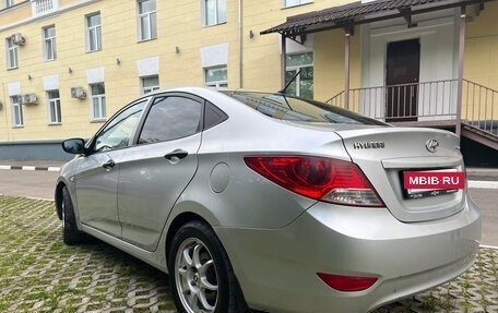 Hyundai Solaris II рестайлинг, 2011 год, 660 000 рублей, 9 фотография