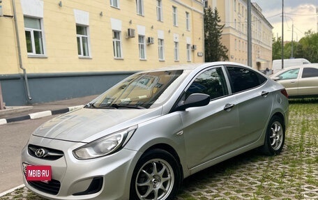Hyundai Solaris II рестайлинг, 2011 год, 660 000 рублей, 6 фотография