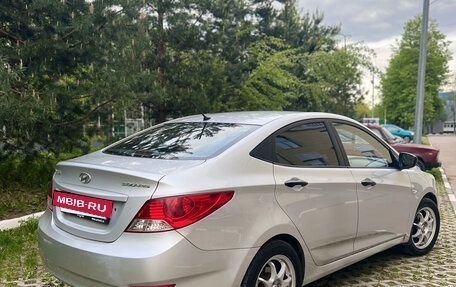 Hyundai Solaris II рестайлинг, 2011 год, 660 000 рублей, 14 фотография