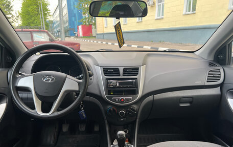 Hyundai Solaris II рестайлинг, 2011 год, 660 000 рублей, 27 фотография