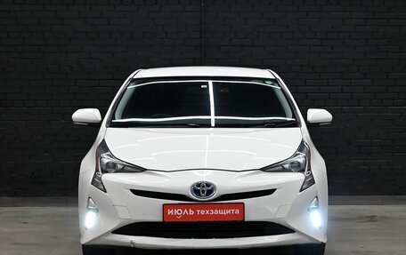 Toyota Prius IV XW50, 2018 год, 1 560 000 рублей, 2 фотография