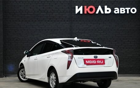 Toyota Prius IV XW50, 2018 год, 1 560 000 рублей, 4 фотография