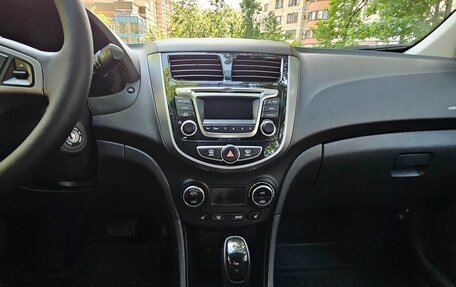 Hyundai Solaris II рестайлинг, 2015 год, 1 189 000 рублей, 20 фотография