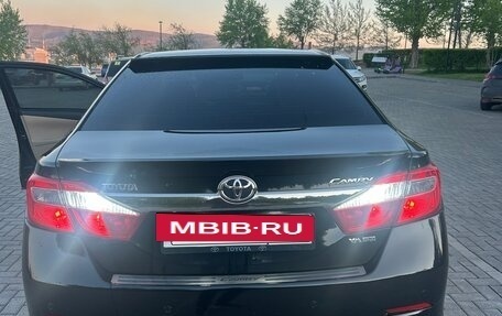 Toyota Camry, 2013 год, 1 900 000 рублей, 3 фотография