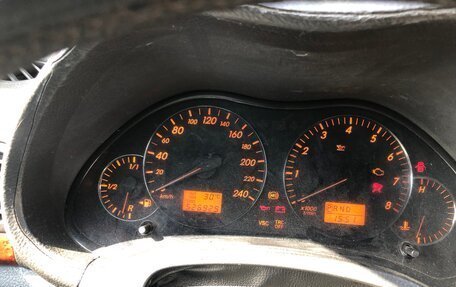 Toyota Avensis III рестайлинг, 2004 год, 750 000 рублей, 8 фотография