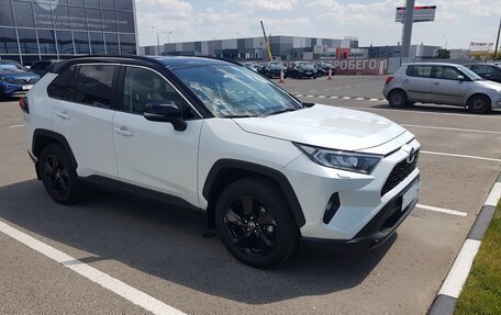 Toyota RAV4, 2021 год, 4 450 000 рублей, 6 фотография
