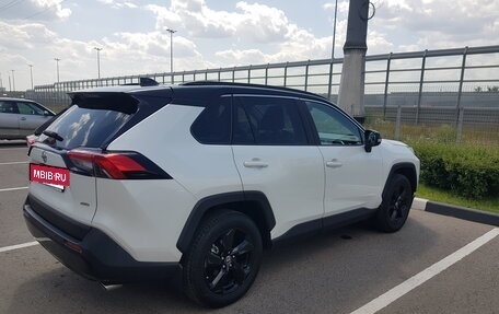 Toyota RAV4, 2021 год, 4 450 000 рублей, 2 фотография