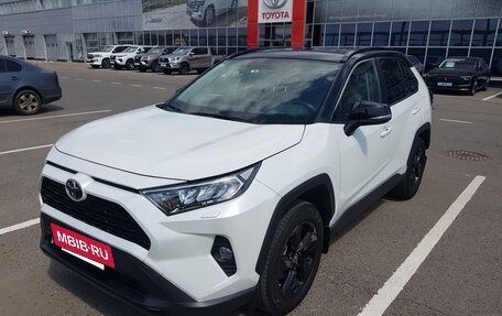 Toyota RAV4, 2021 год, 4 450 000 рублей, 7 фотография