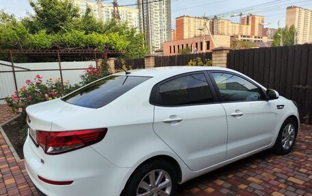 KIA Rio III рестайлинг, 2016 год, 1 380 000 рублей, 2 фотография