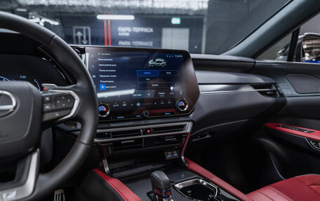 Lexus RX IV рестайлинг, 2024 год, 10 900 000 рублей, 13 фотография
