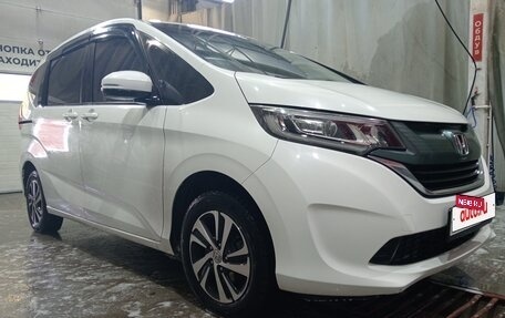 Honda Freed II, 2017 год, 1 800 000 рублей, 2 фотография