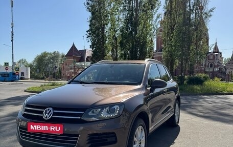 Volkswagen Touareg III, 2012 год, 2 099 000 рублей, 3 фотография