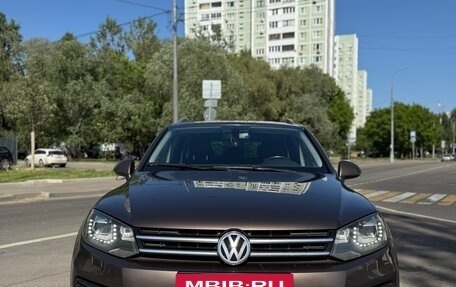 Volkswagen Touareg III, 2012 год, 2 099 000 рублей, 2 фотография