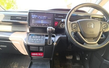 Honda Stepwgn IV, 2021 год, 2 700 000 рублей, 14 фотография