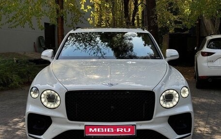 Bentley Bentayga I, 2021 год, 24 000 000 рублей, 4 фотография