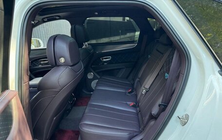 Bentley Bentayga I, 2021 год, 24 000 000 рублей, 18 фотография