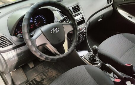 Hyundai Solaris II рестайлинг, 2015 год, 749 000 рублей, 5 фотография