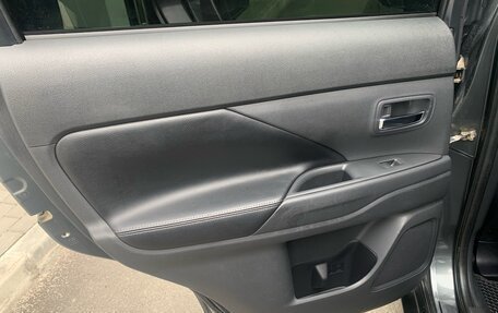 Mitsubishi Outlander III рестайлинг 3, 2013 год, 1 299 000 рублей, 7 фотография