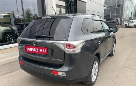 Mitsubishi Outlander III рестайлинг 3, 2013 год, 1 299 000 рублей, 3 фотография