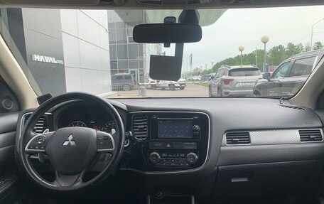 Mitsubishi Outlander III рестайлинг 3, 2013 год, 1 299 000 рублей, 10 фотография