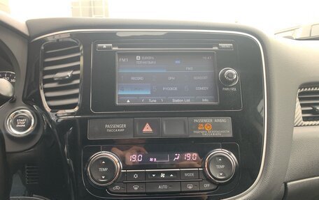 Mitsubishi Outlander III рестайлинг 3, 2013 год, 1 299 000 рублей, 11 фотография