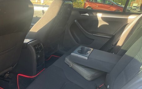 Volkswagen Jetta VI, 2015 год, 900 000 рублей, 3 фотография