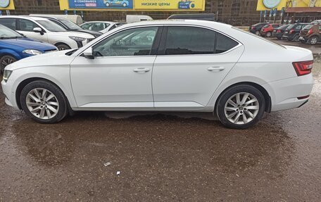 Skoda Superb III рестайлинг, 2015 год, 1 880 000 рублей, 2 фотография