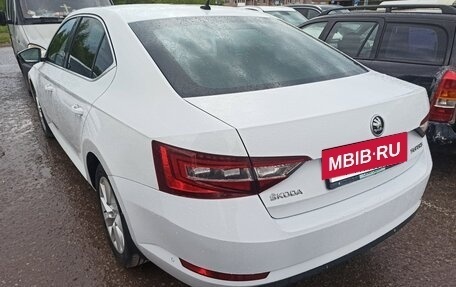 Skoda Superb III рестайлинг, 2015 год, 1 880 000 рублей, 10 фотография