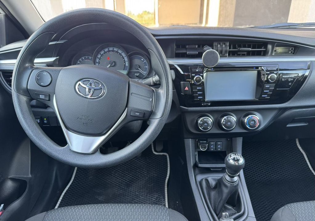 Toyota Corolla, 2014 год, 1 300 000 рублей, 14 фотография