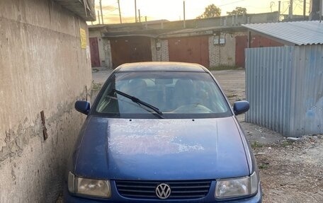 Volkswagen Polo III рестайлинг, 1998 год, 80 000 рублей, 1 фотография