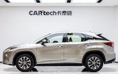 Lexus RX IV рестайлинг, 2021 год, 4 380 000 рублей, 6 фотография