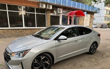 Hyundai Elantra VI рестайлинг, 2019 год, 1 600 000 рублей, 4 фотография