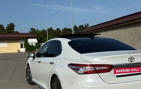 Toyota Camry, 2023 год, 3 650 000 рублей, 5 фотография