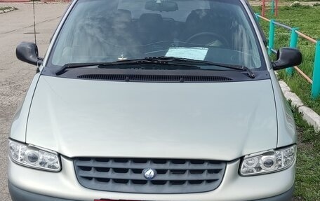 Plymouth Voyager III, 2000 год, 470 000 рублей, 2 фотография