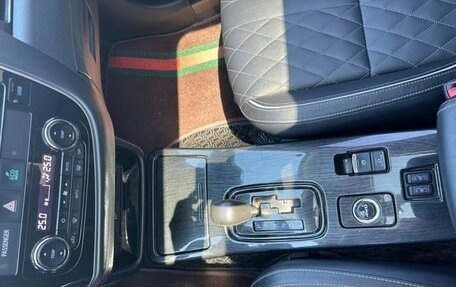 Mitsubishi Outlander III рестайлинг 3, 2022 год, 2 440 000 рублей, 11 фотография