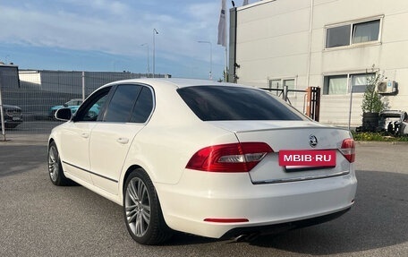 Skoda Superb III рестайлинг, 2013 год, 999 000 рублей, 3 фотография